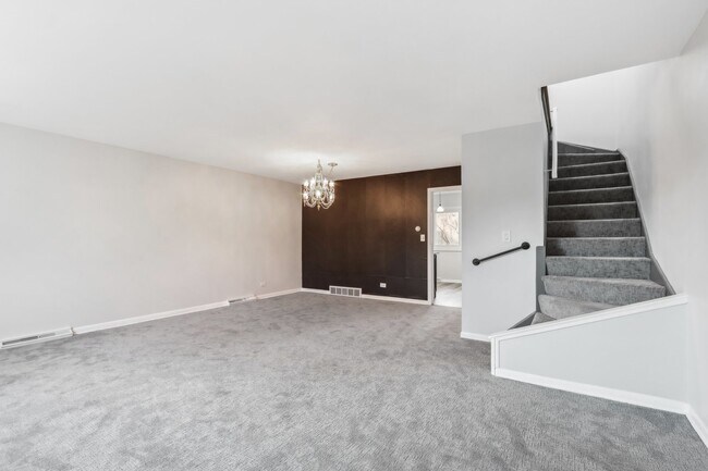 Building Photo - 414 Skokie Ct