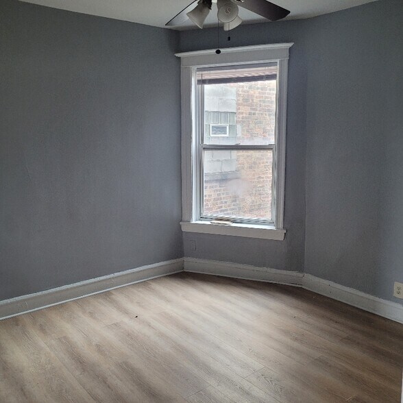 Building Photo - 5213 S Indiana Ave