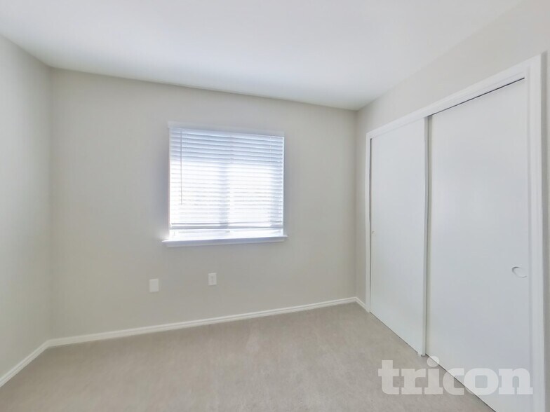 Building Photo - 6323 Cougar Village