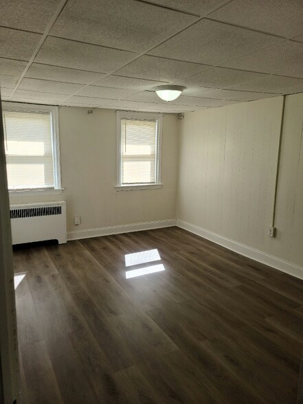 Building Photo - 216 Meade St