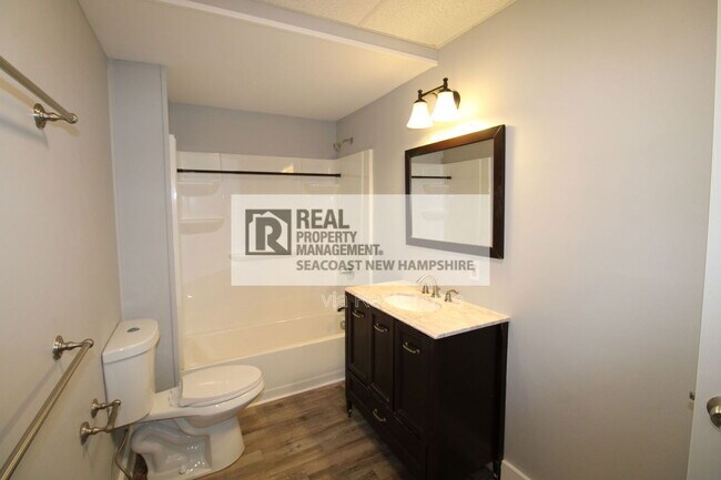 Building Photo - 10 Charles St