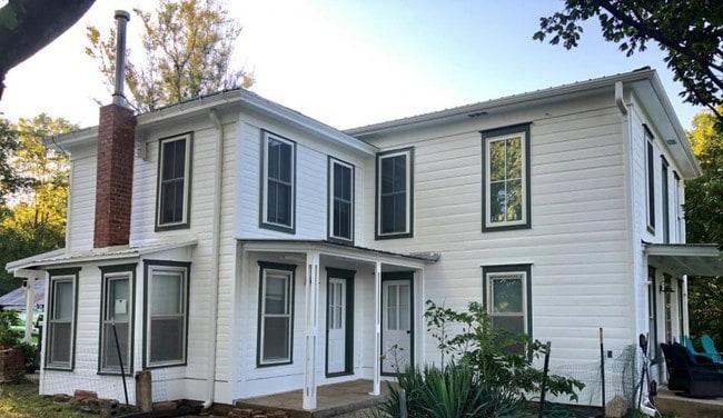 Building Photo - 769 E 1650 Rd