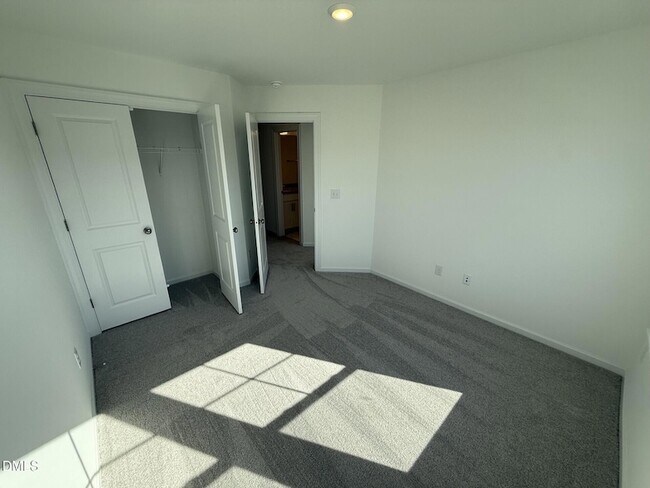 Building Photo - 337 Sweetbay Tree Dr