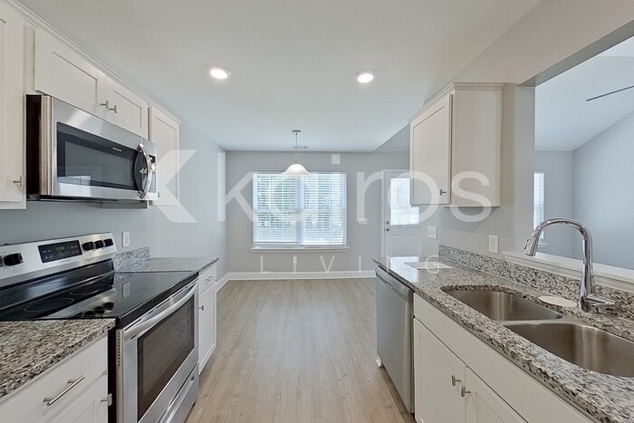 Building Photo - 108 Western Red Cedar Dr