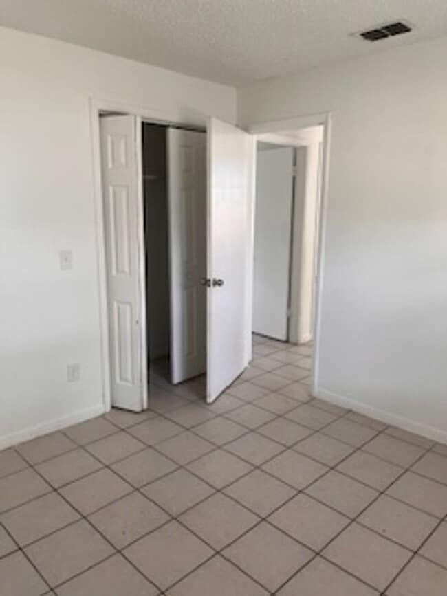 Building Photo - 1205 W Granfield Ave