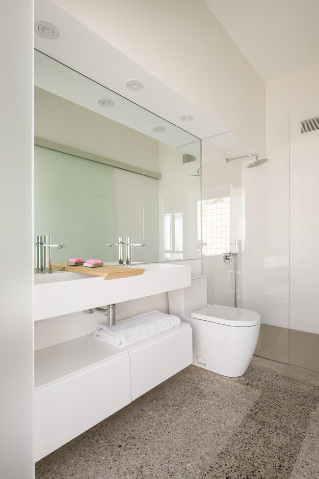 Building Photo - 483 Sandpiper St