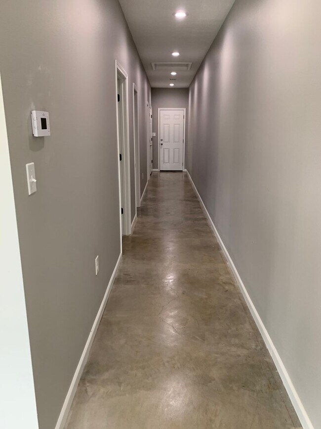 Building Photo - 1561 Ham Reid Rd