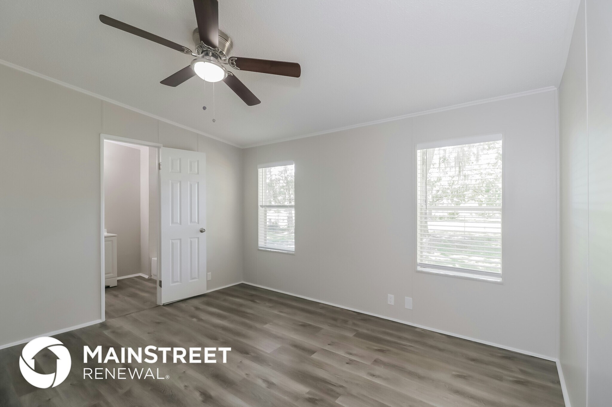 Building Photo - 4801 King Lake Dr