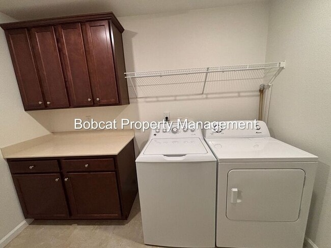 Building Photo - 100 Deschutes Dr