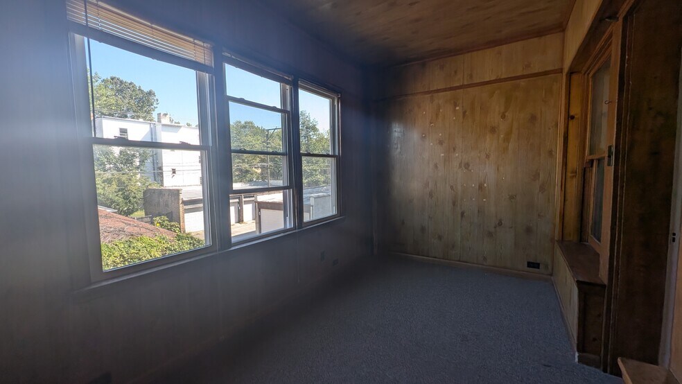Building Photo - 5707 N Campbell Ave