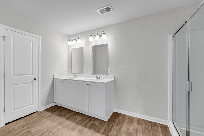 Building Photo - 550 Wayton Cir