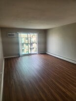 Building Photo - 226 Shorewood Dr