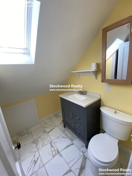 Building Photo - 18 Haverford St