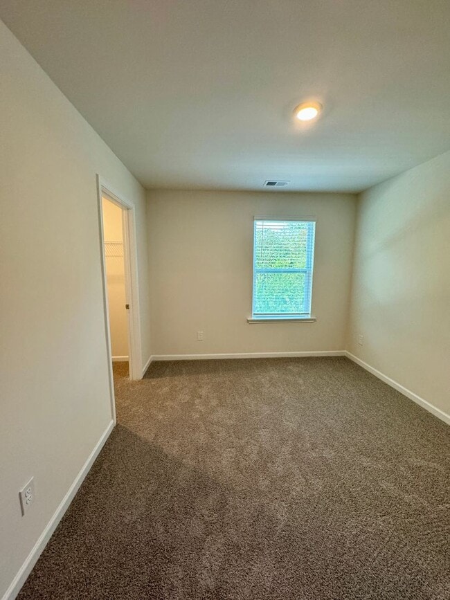 Building Photo - 3BR/2.5BA Home in Hamilton Woods