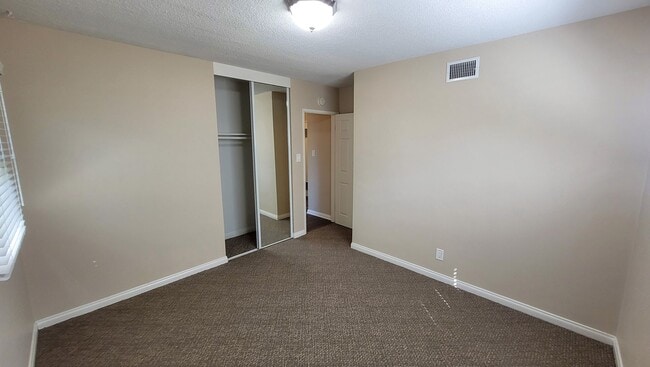 Building Photo - 3 Bed 2 Bath House Right Next To Disneyland! Available Now!