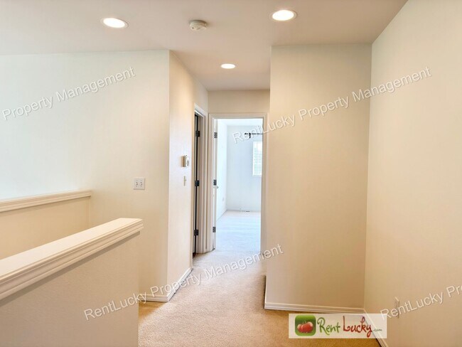 Building Photo - 1401 62nd Ct SE