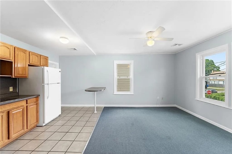 Building Photo - 163 Robinson Ave