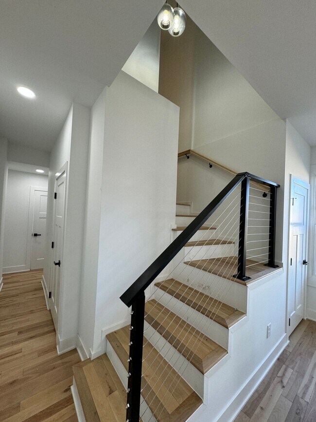 Building Photo - 2 Bedroom - Weiland Park