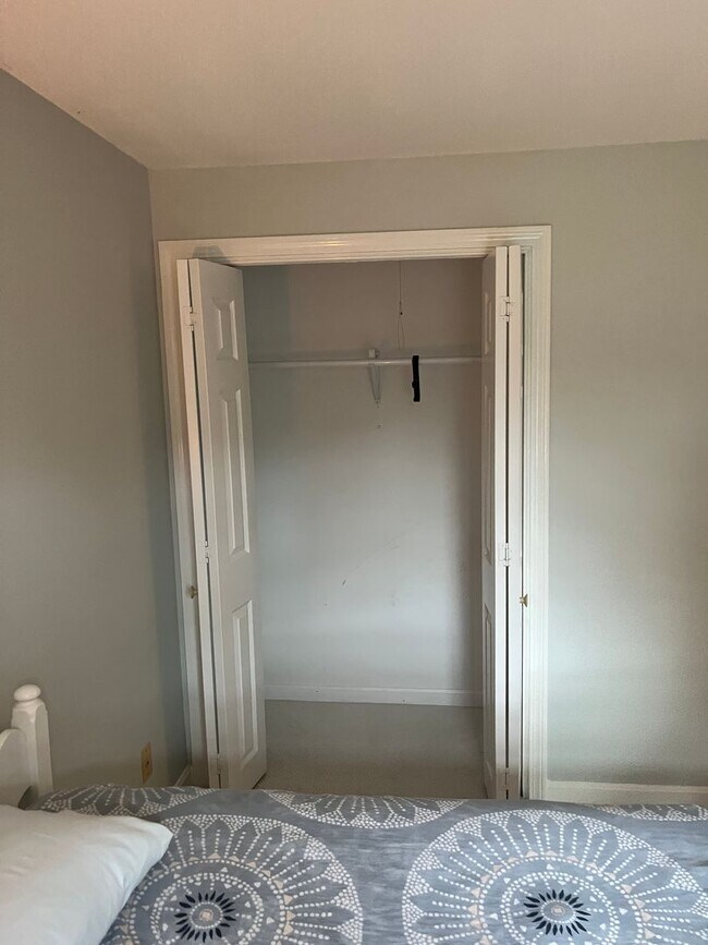 Building Photo - Fully updated 2Bd / 2Br Bassett Pond Condo...