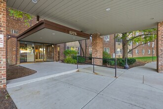 Building Photo - 1375 Rebecca Dr