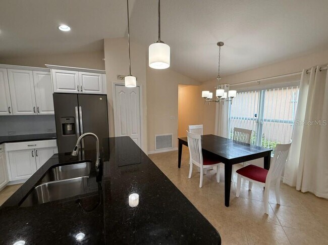 Building Photo - 4015 Cottage Hill Ave