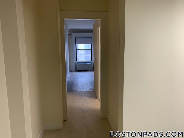 Building Photo - 62 Boylston St