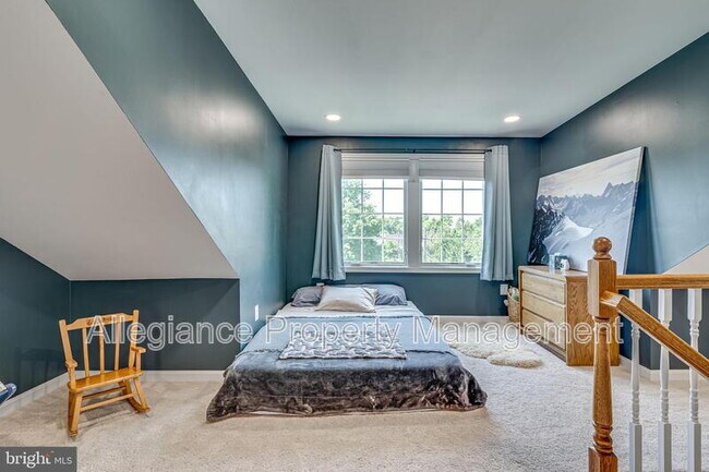 Building Photo - 912 Green St