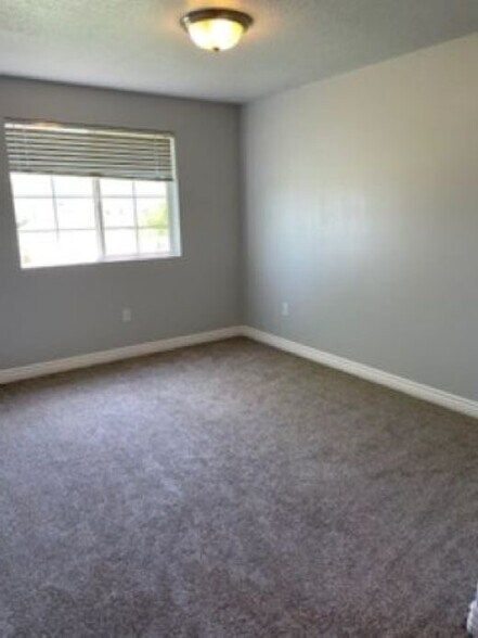 Building Photo - 3959 W Romney Park Dr