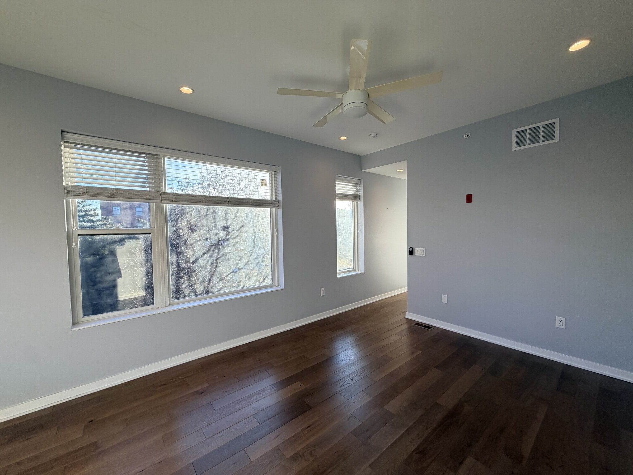 Building Photo - 1500 N American St