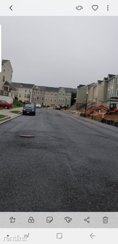 Building Photo - 4 br, 3.5 bath Townhome - 4 Woodcrest Dr SE
