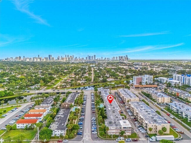 Building Photo - 1450 NE 170th St