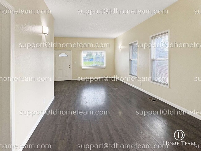 Building Photo - "Charming 4-Bed Tacoma Home with Granite Elegance & Ample Space!"