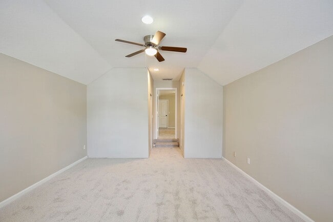 Building Photo - 15601 Bay Vista Dr