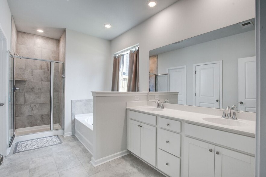 Building Photo - 423 Squire Pope Rd