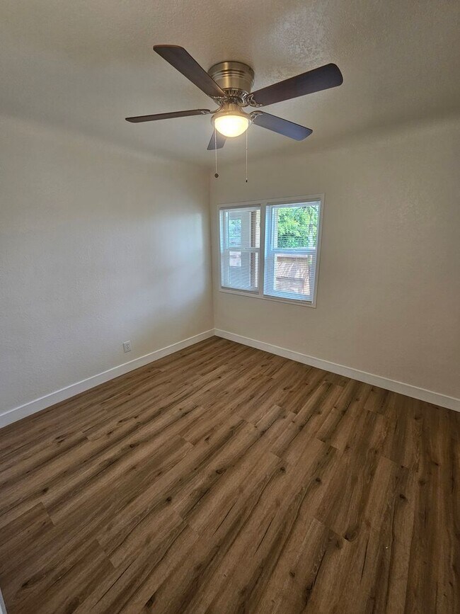 Building Photo - 171St