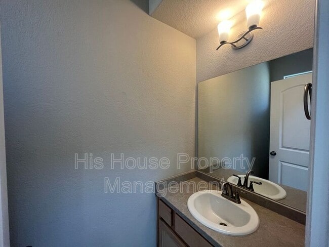 Building Photo - 5551 W 29th St