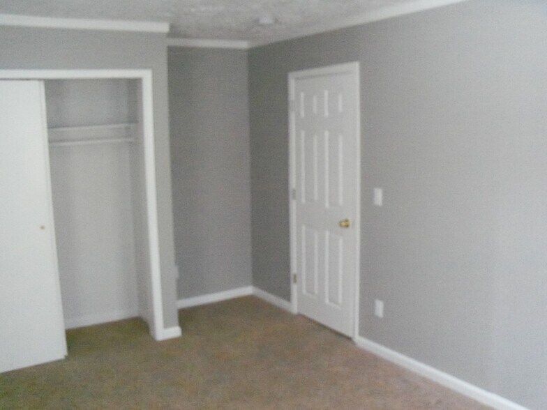 Bdrm 1 - 615 E Krall St