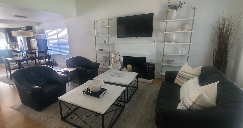 Building Photo - 460 Century Cross Ct