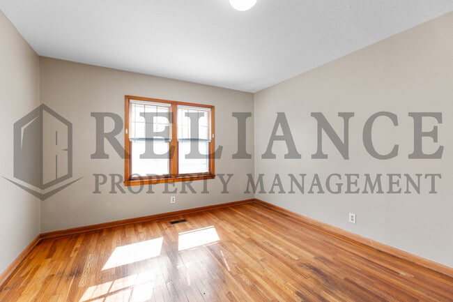 Building Photo - 440 S Osage St
