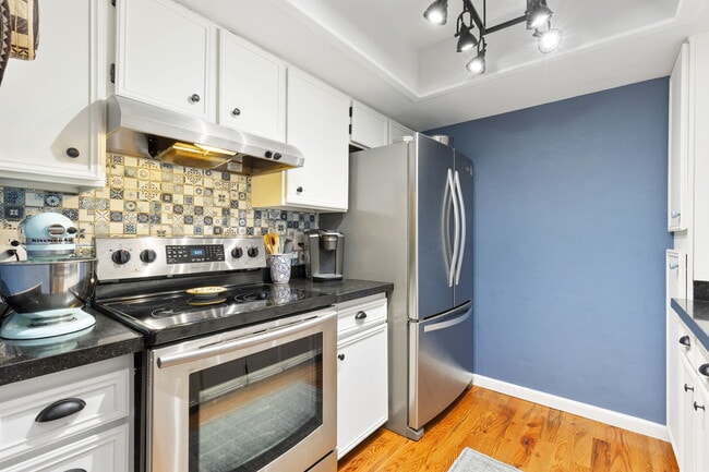 Building Photo - 7770 W 87th Dr