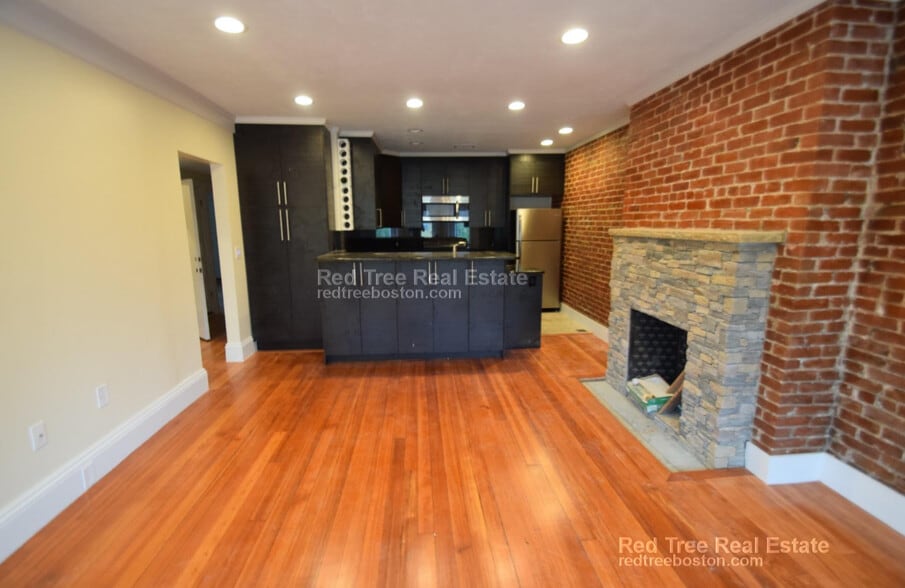 Building Photo - 1616 Beacon St