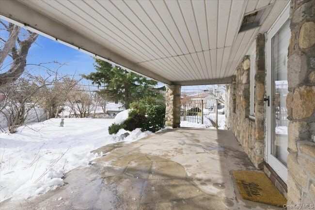 Building Photo - 801 Main St