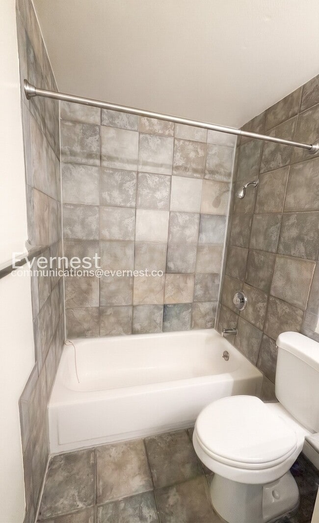 Building Photo - 4-Bed/2-Bath Home/ Pet Friendly/ Voucher Accepted/Available Soon!