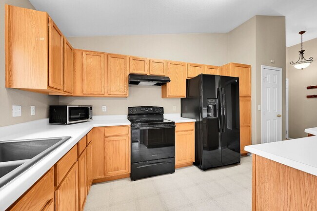Building Photo - $1,600.00, 3-bed, 2-bath, located in Colorado Springs.