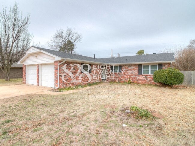 Building Photo - AVAILABLE NOW! Charming 3 Bed/1.5 Bath Single Family Home in West Norman