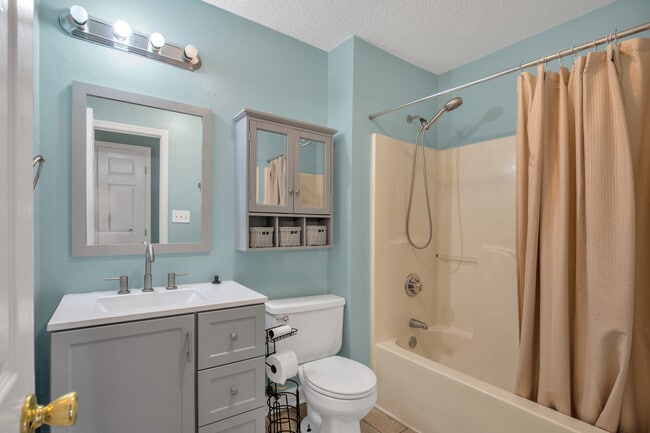 Building Photo - 130 Hickman Ct