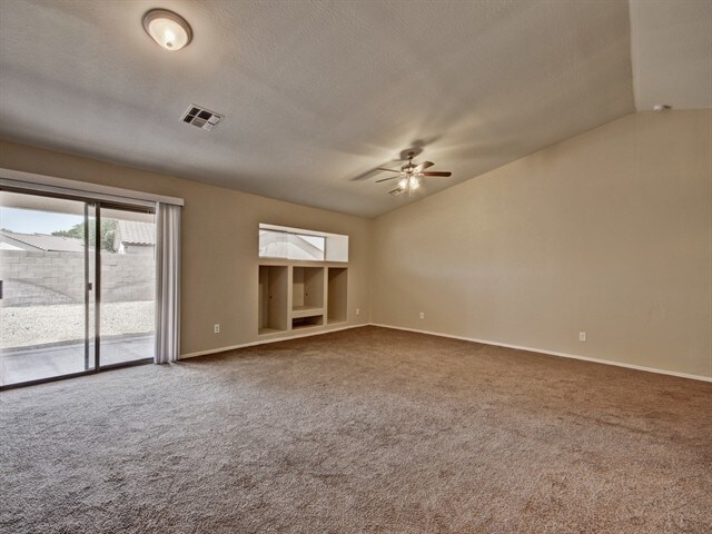 Building Photo - 2604 N 105th Dr