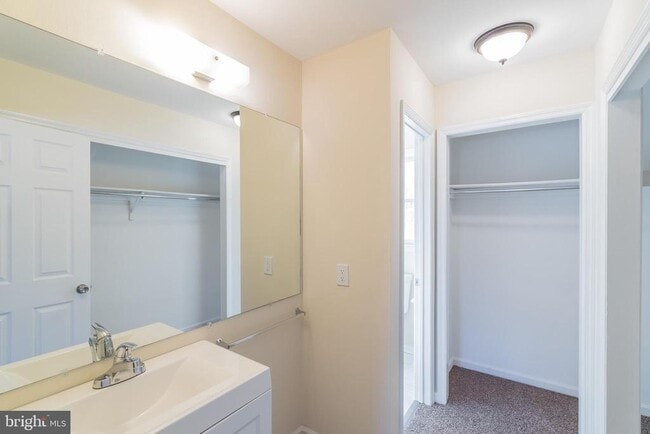 Building Photo - 414 Windsor Cir