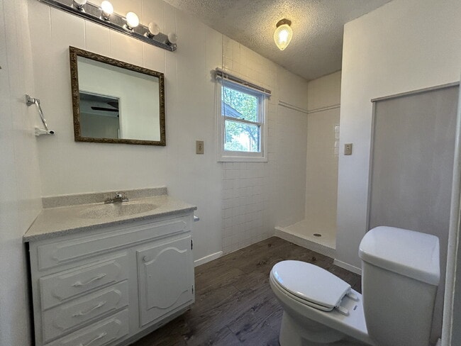 Building Photo - Home Located In Tech Terrace Near Park, Mi...