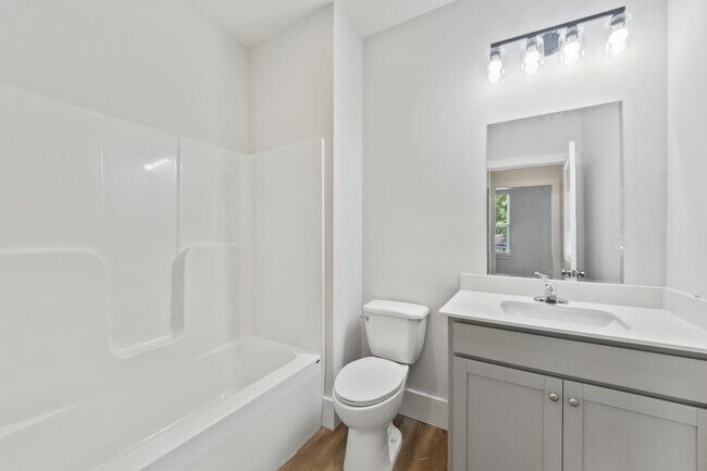 Building Photo - 503 N Walnut St